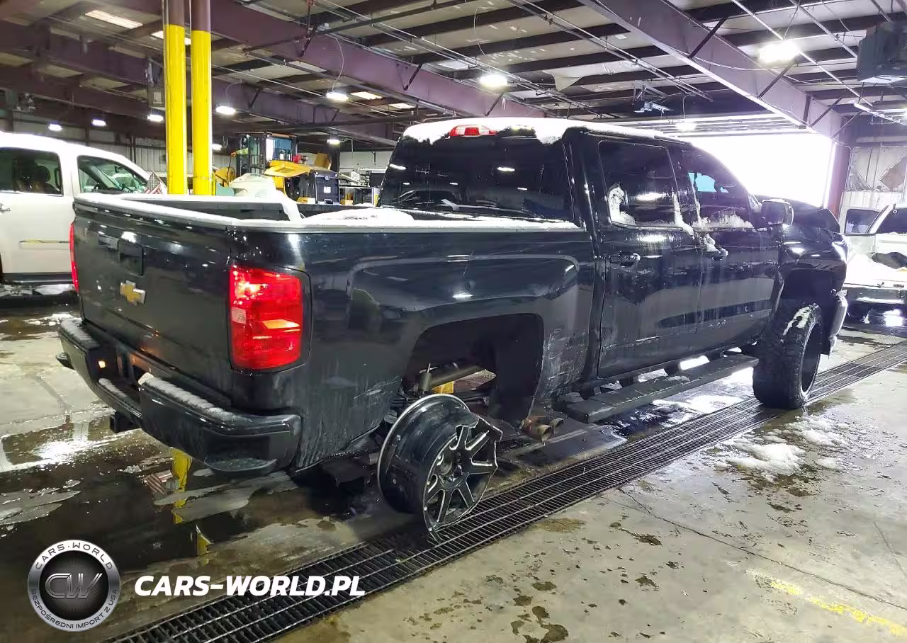 2018 Chevrolet Silverado K1500 Lt VIN:3GCUKREC1JG181397 - 3