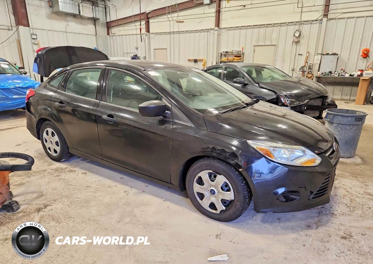 2012 Ford Focus S VIN:1FAHP3E24CL427507 - 4