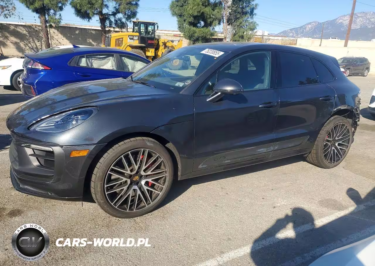 2024 Porsche Macan Gts