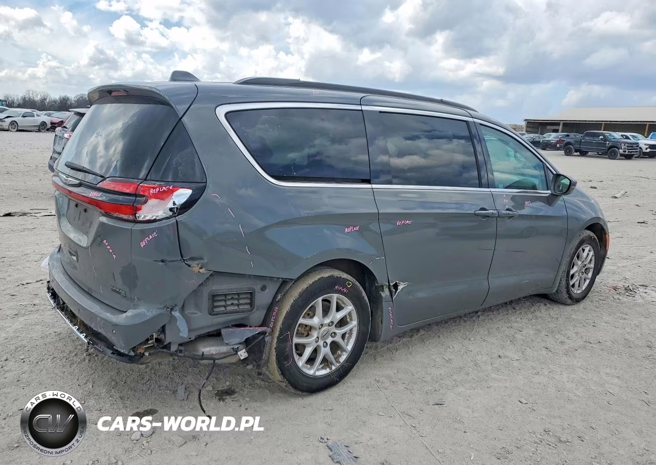 2022 Chrysler Pacifica Touring L VIN:2C4RC1BG7NR106683 - 3