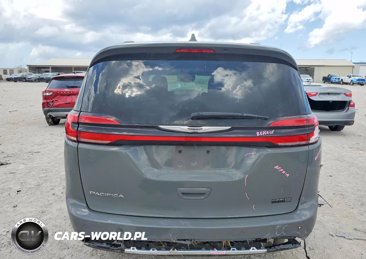 2022 Chrysler Pacifica Touring L VIN:2C4RC1BG7NR106683 - 6