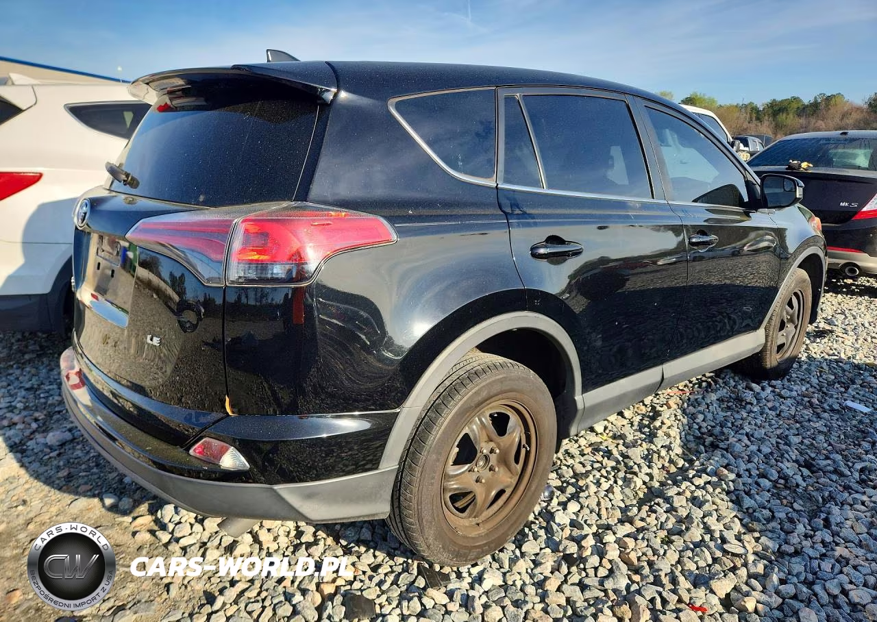 2018 Toyota Rav4 Le VIN:2T3ZFREV7JW476502 - 3