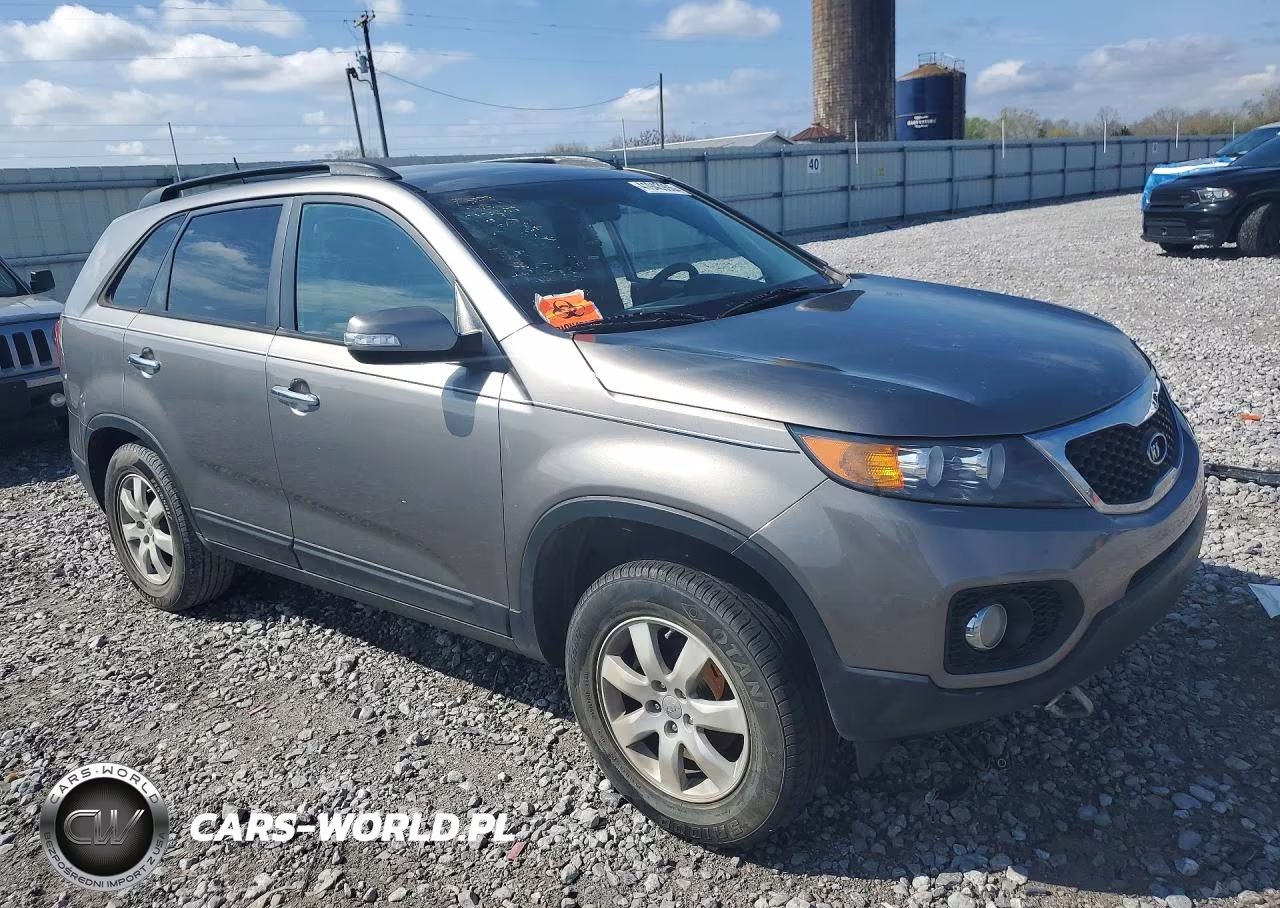 2013 Kia Sorento VIN:5XYKT4A60DG395047 - 4