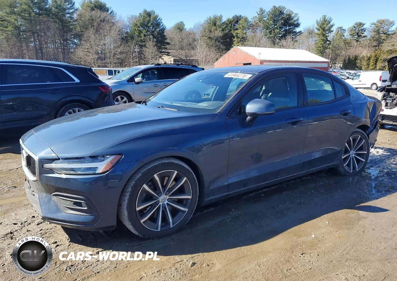 2021 Volvo S60 T6 Momentum