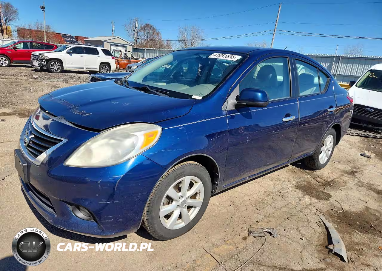 NISSAN VERSA