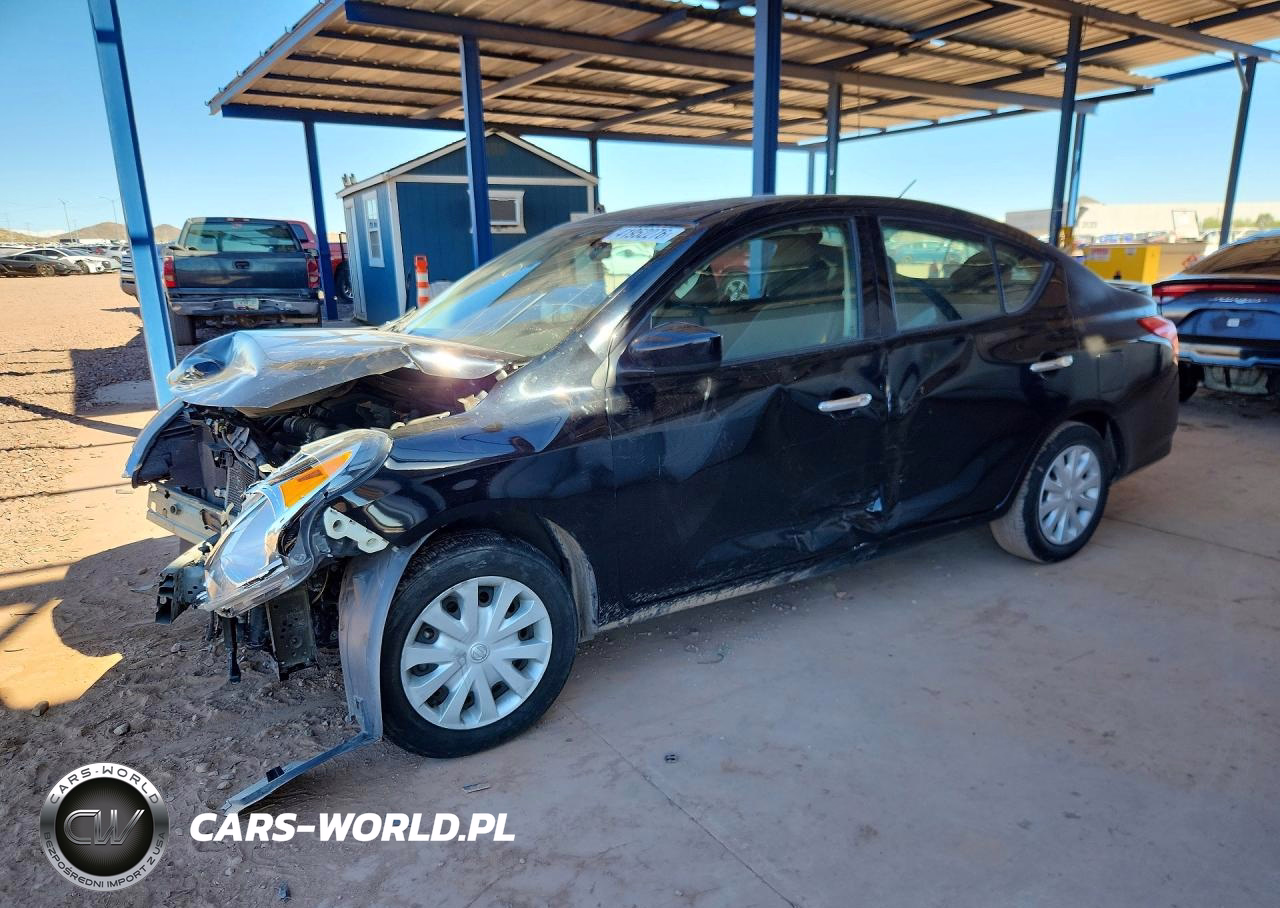 2018 Nissan Versa Sv