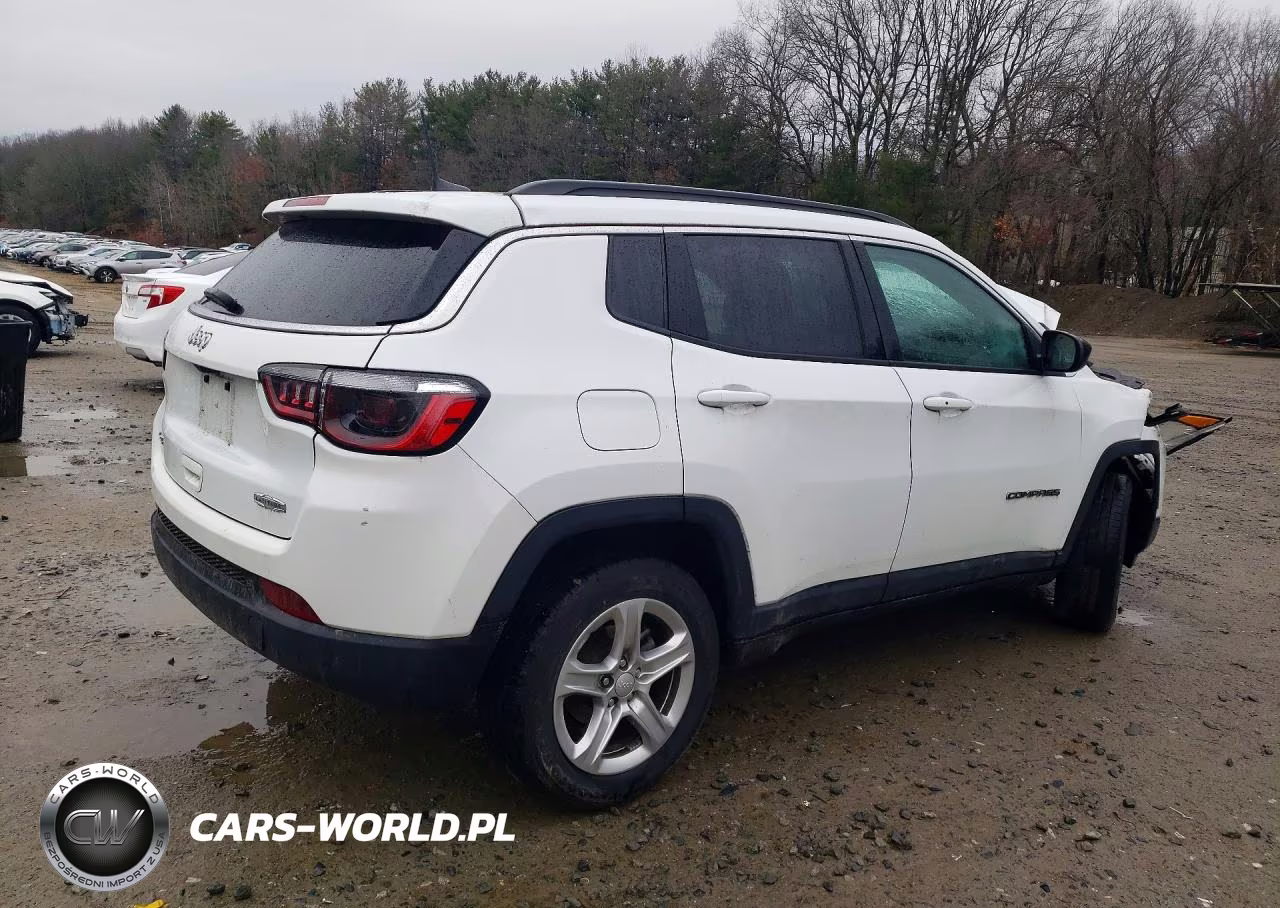 2024 Jeep Compass Latitude VIN:3C4NJDBN1RT583049 - 3