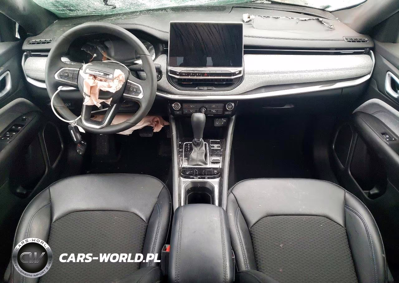 2024 Jeep Compass Latitude VIN:3C4NJDBN1RT583049 - 8