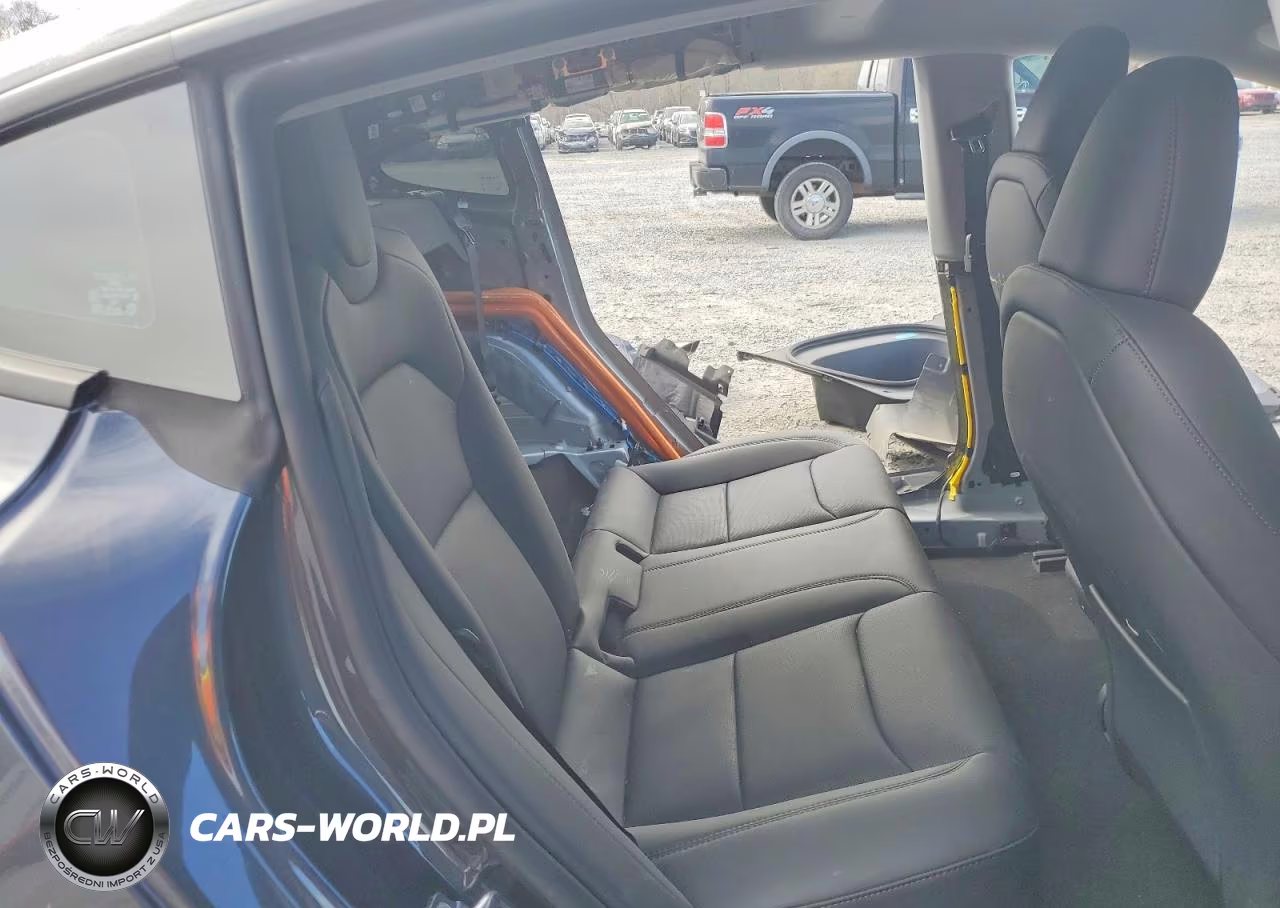 2025 Tesla Model 3 VIN:5YJ3E1EA9SF979561 - 10