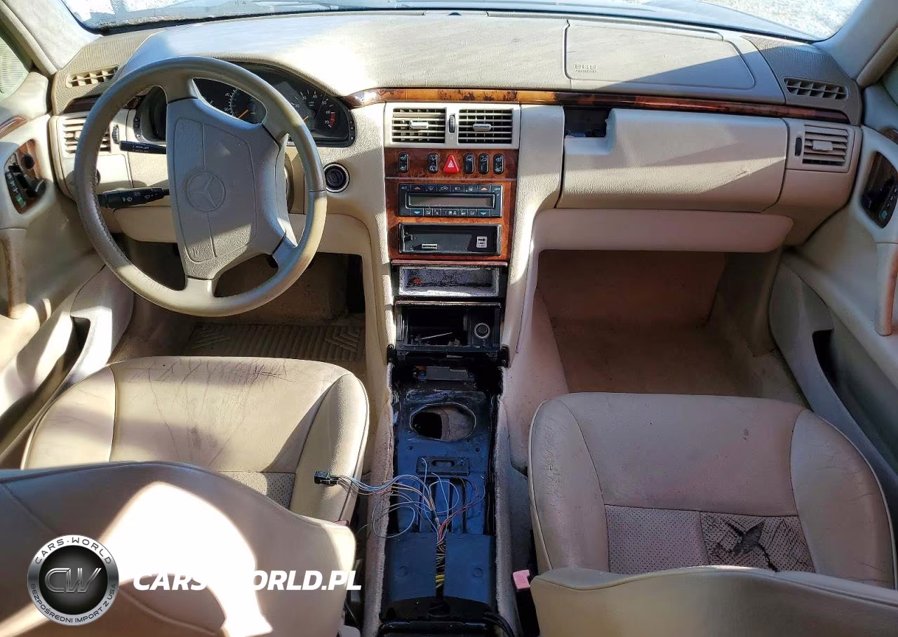 1999 Mercedes-Benz E 320 4Matic VIN:WDBJH82F9XX019918 - 8