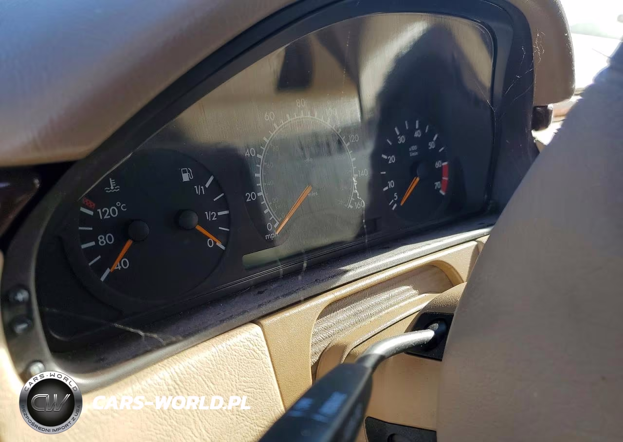 1999 Mercedes-Benz E 320 4Matic VIN:WDBJH82F9XX019918 - 9