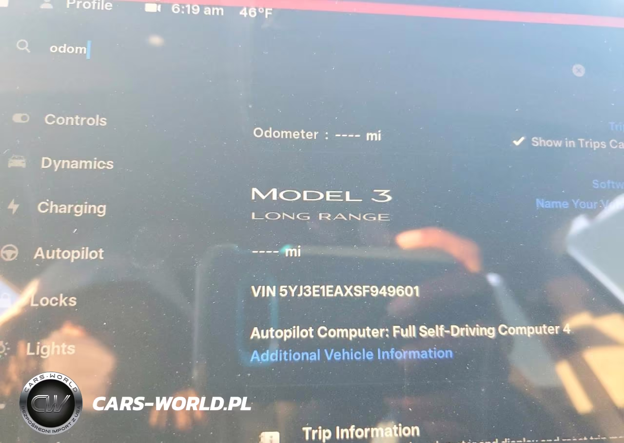 2025 Tesla Model 3 VIN:5YJ3E1EAXSF949601 - 9
