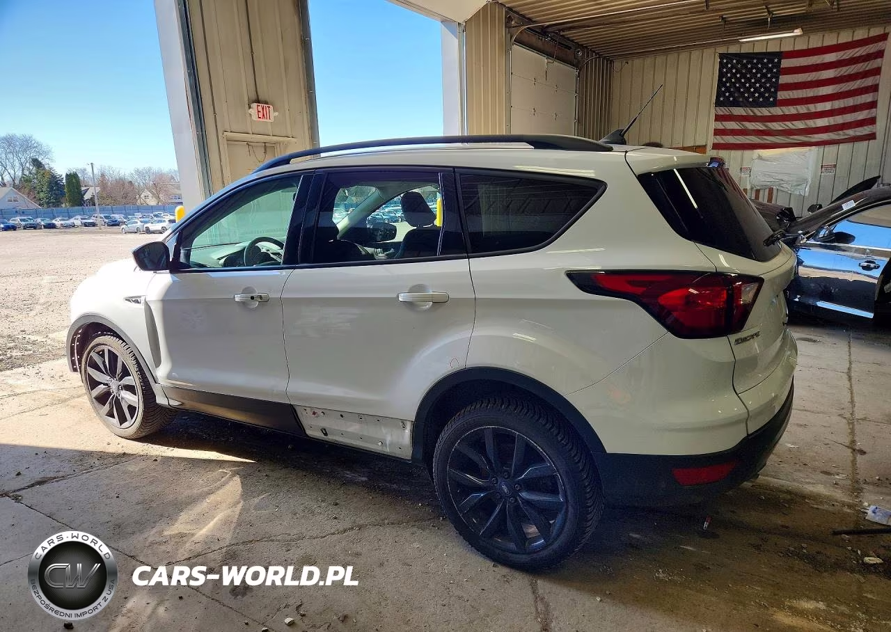 2019 Ford Escape Se VIN:1FMCU0GDXKUA93062 - 2