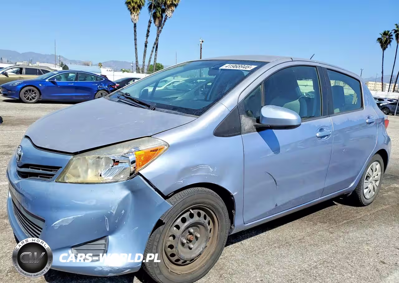 2012 Toyota Yaris 5-Door Le