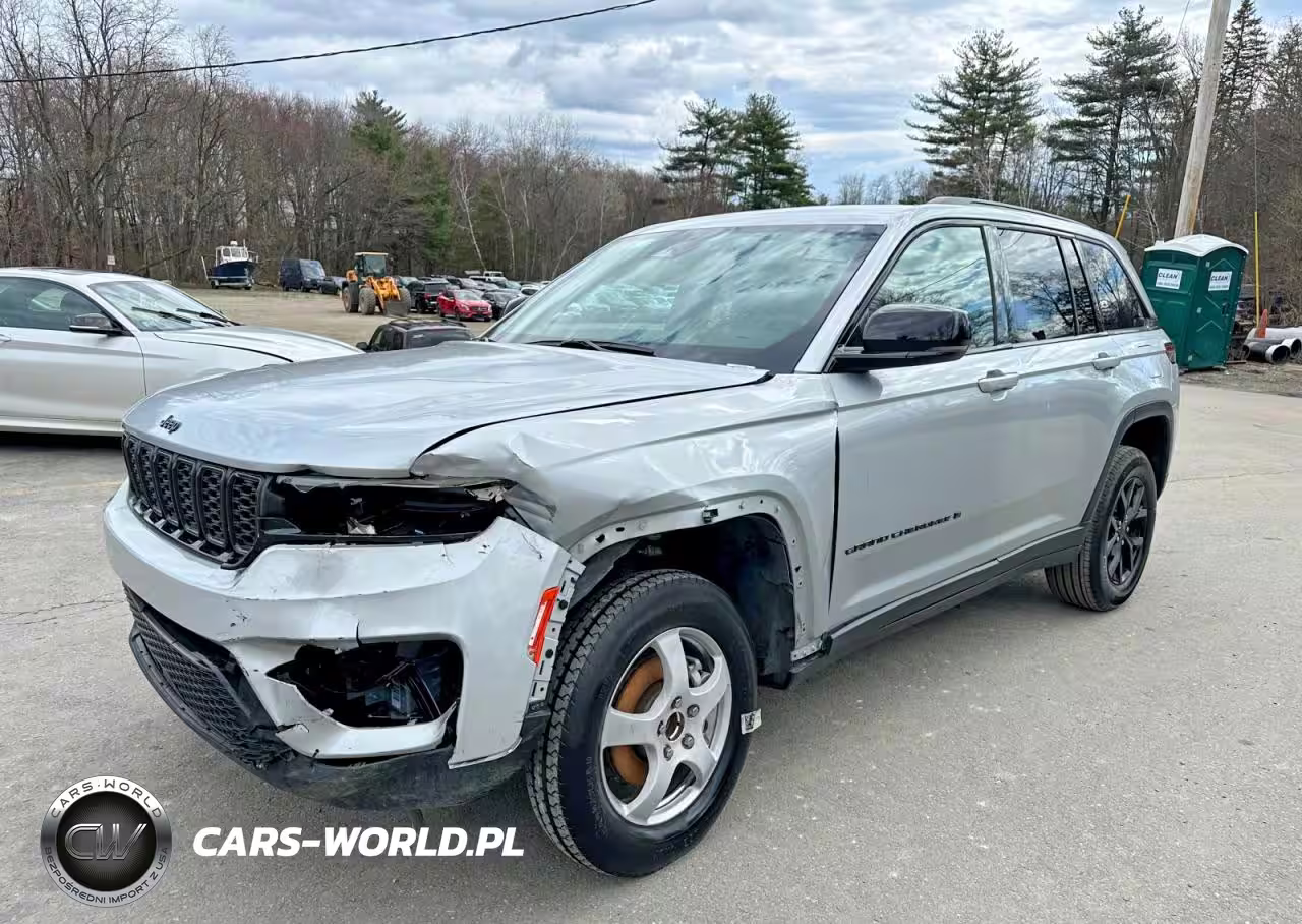 2025 Jeep Grand Cherokee Laredo