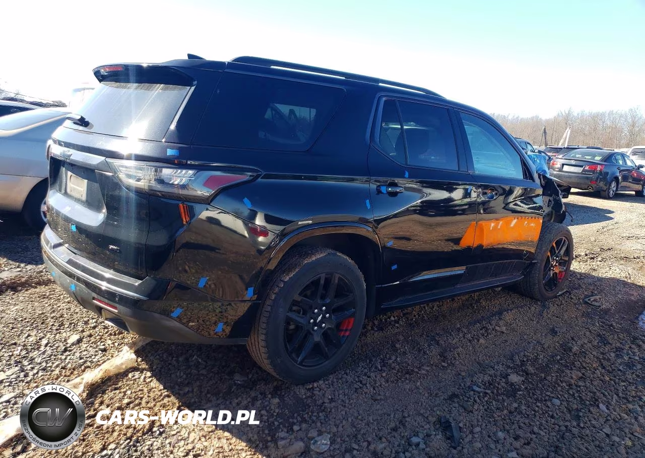 2018 Chevrolet Traverse Premier VIN:1GNEVJKW0JJ284957 - 3