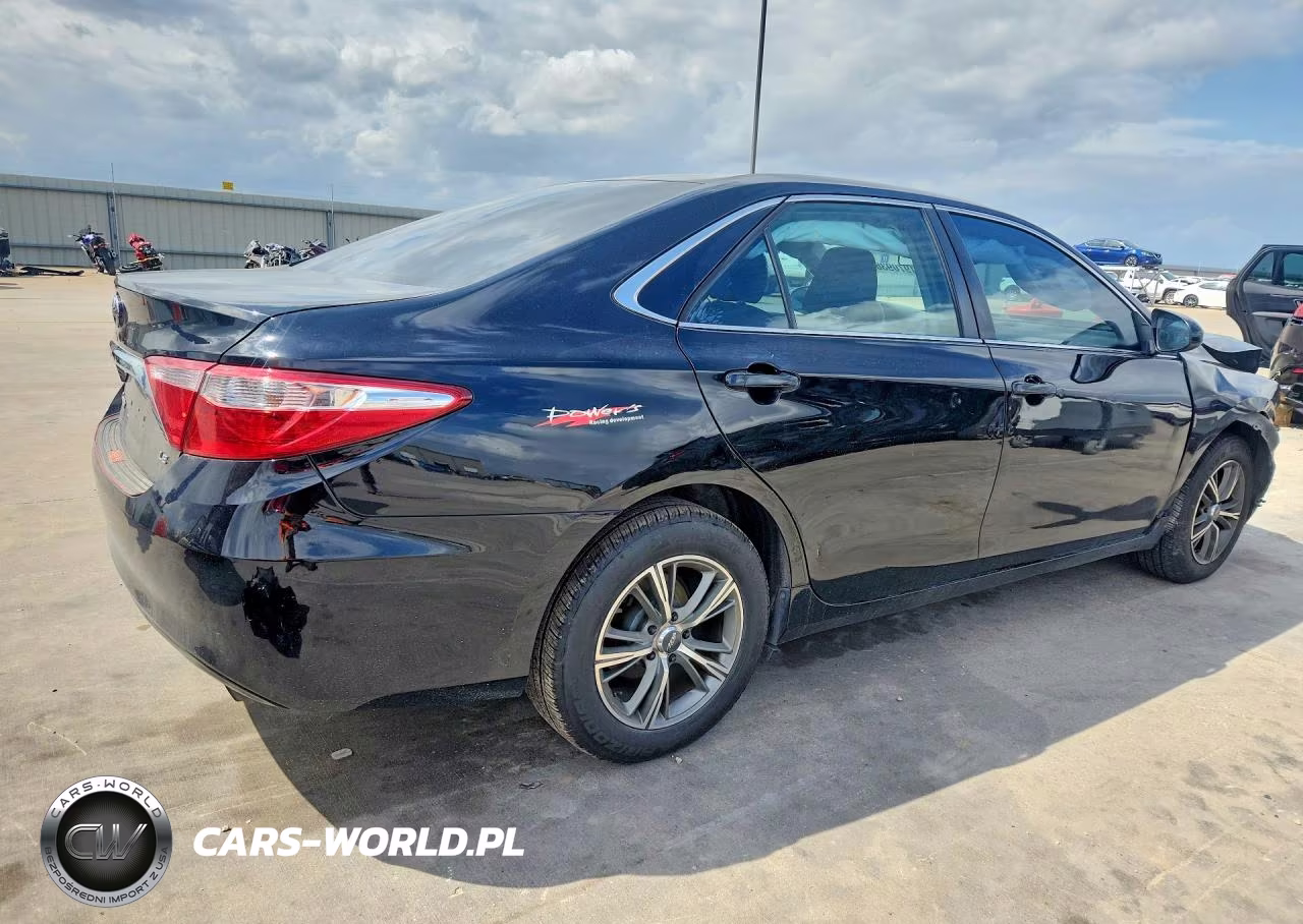 2016 Toyota Camry VIN:4T4BF1FK3GR547936 - 3