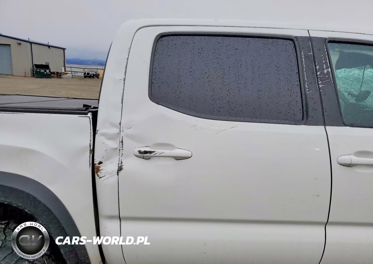 2023 Toyota Tacoma Trd Off-Road VIN:3TYCZ5AN3PT111986 - 10