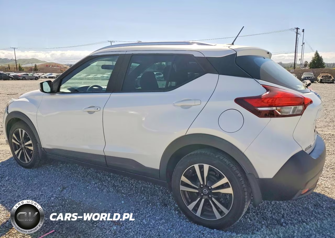 2018 Nissan Kicks Sv VIN:3N1CP5CU4JL517443 - 2