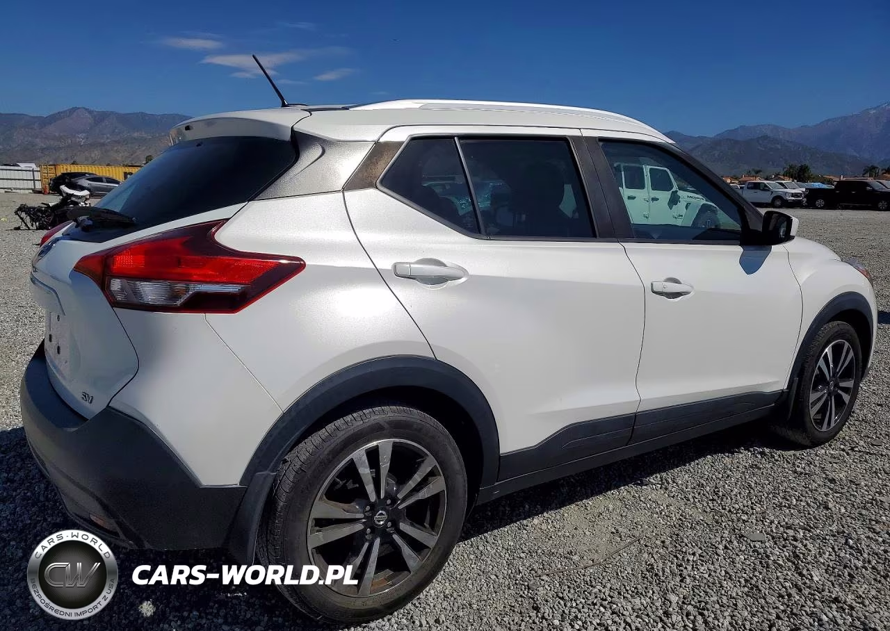 2018 Nissan Kicks Sv VIN:3N1CP5CU4JL517443 - 3