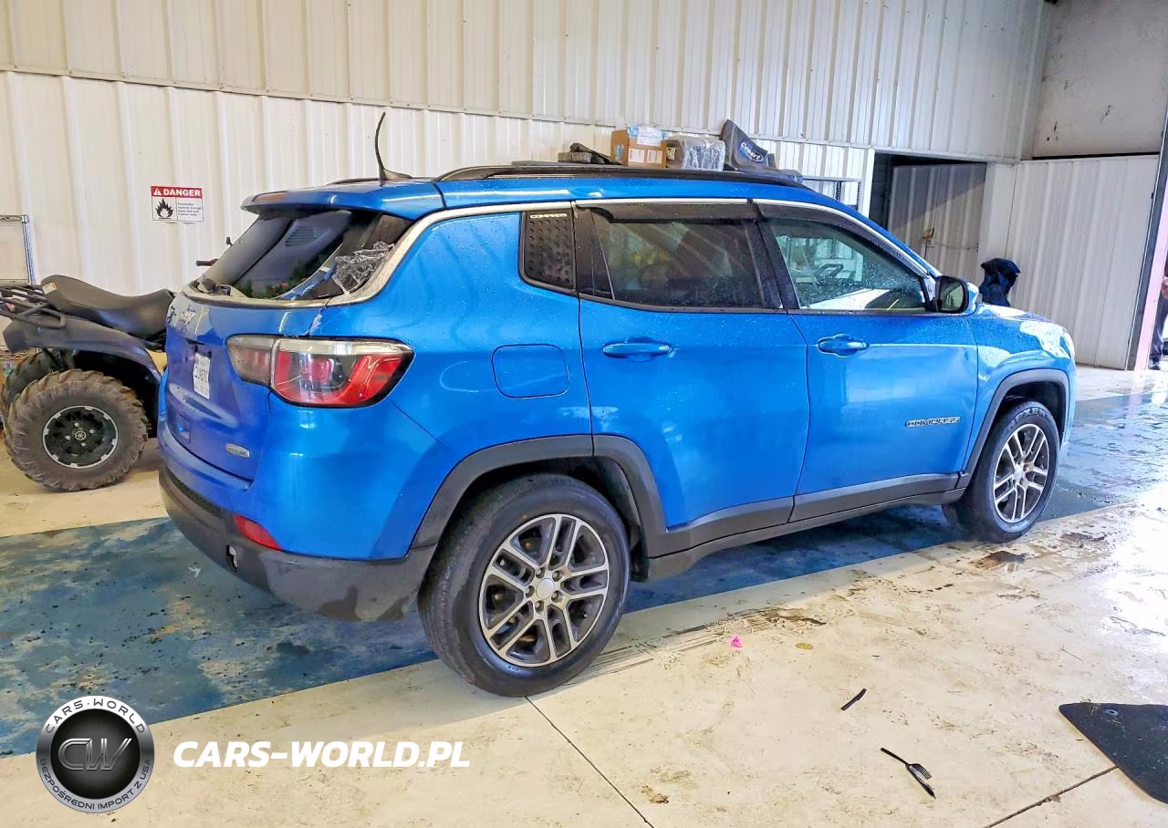 2018 Jeep Compass Latitude VIN:3C4NJCBB4JT462259 - 3