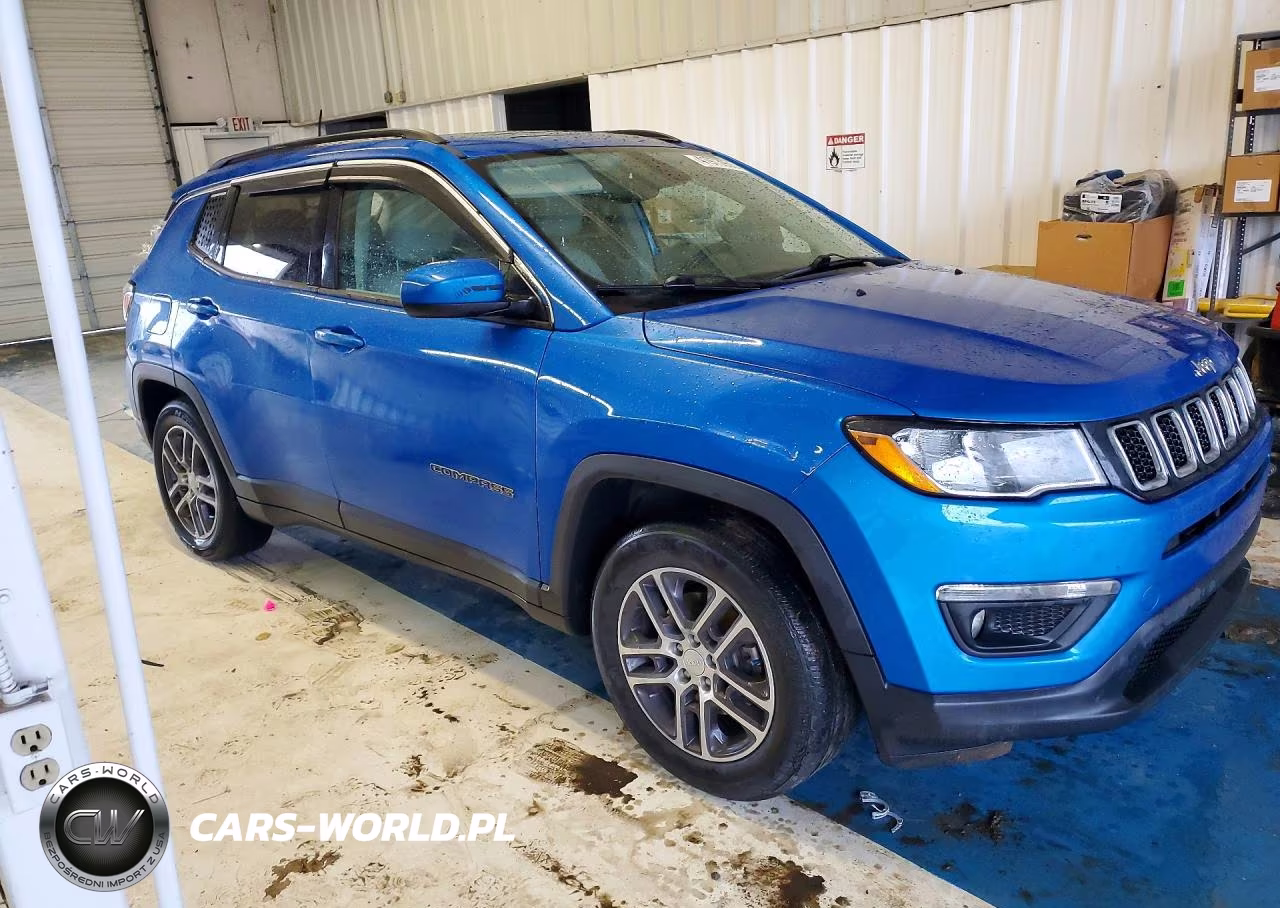 2018 Jeep Compass Latitude VIN:3C4NJCBB4JT462259 - 4