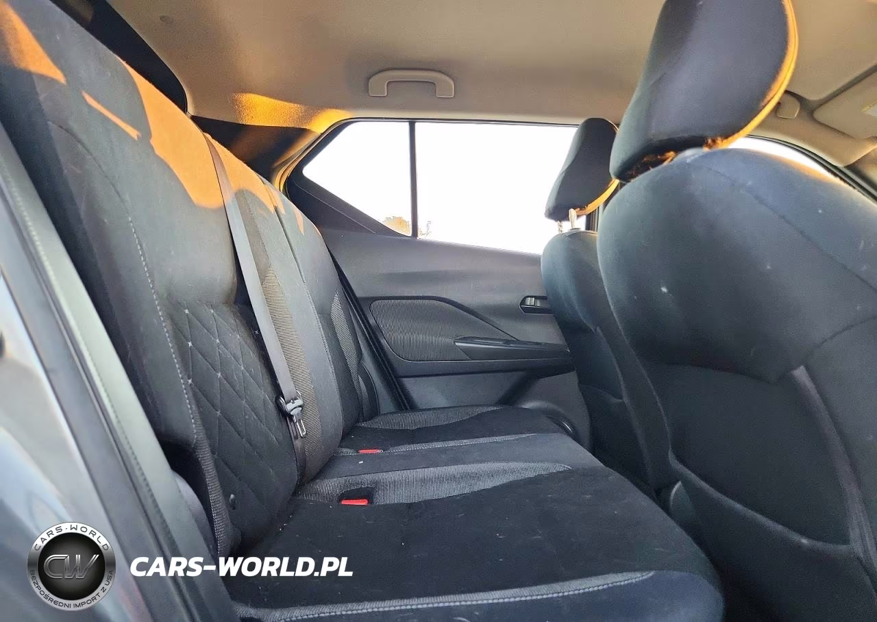 2018 Nissan Kicks S VIN:3N1CP5CU3JL520902 - 10