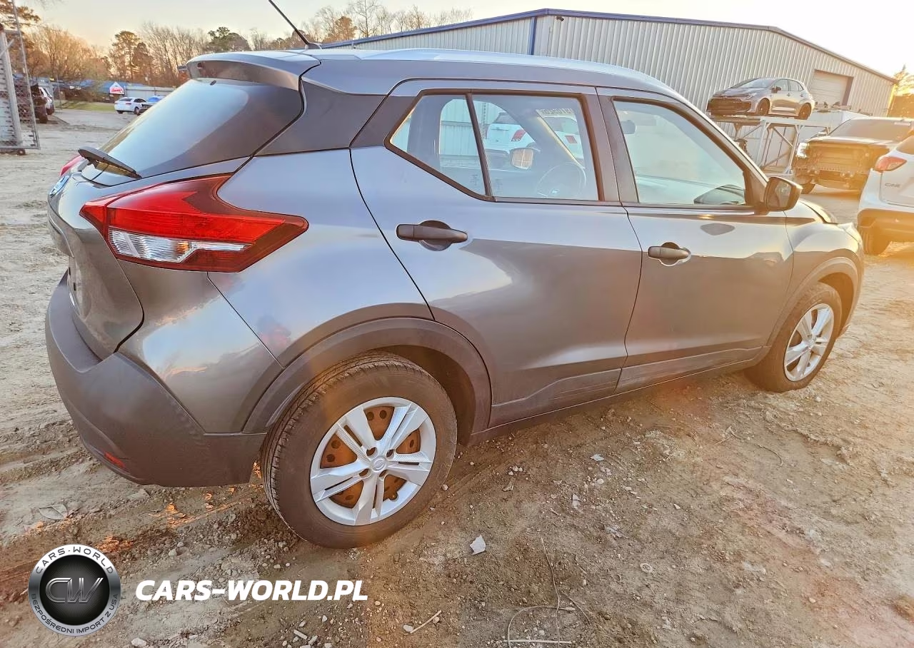 2018 Nissan Kicks S VIN:3N1CP5CU3JL520902 - 3
