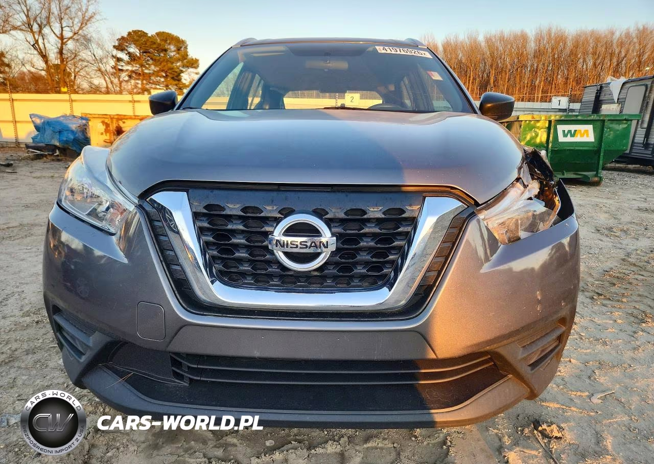 2018 Nissan Kicks S VIN:3N1CP5CU3JL520902 - 5