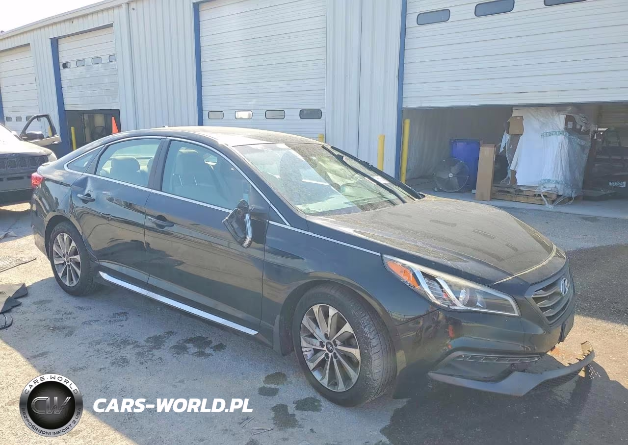 2015 Hyundai Sonata Sport VIN:5NPE34AF1FH135152 - 4