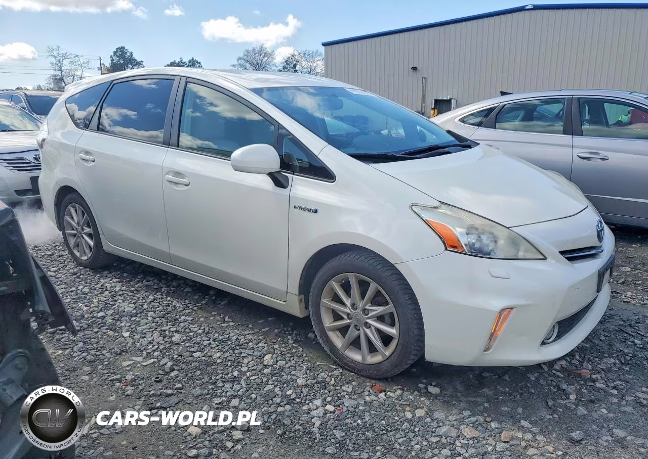 2013 Toyota Prius V VIN:JTDZN3EUXD3246063 - 4