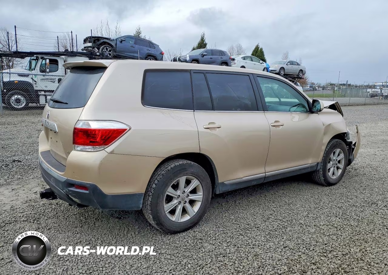 2013 Toyota Highlander Base VIN:5TDBK3EH4DS233532 - 3