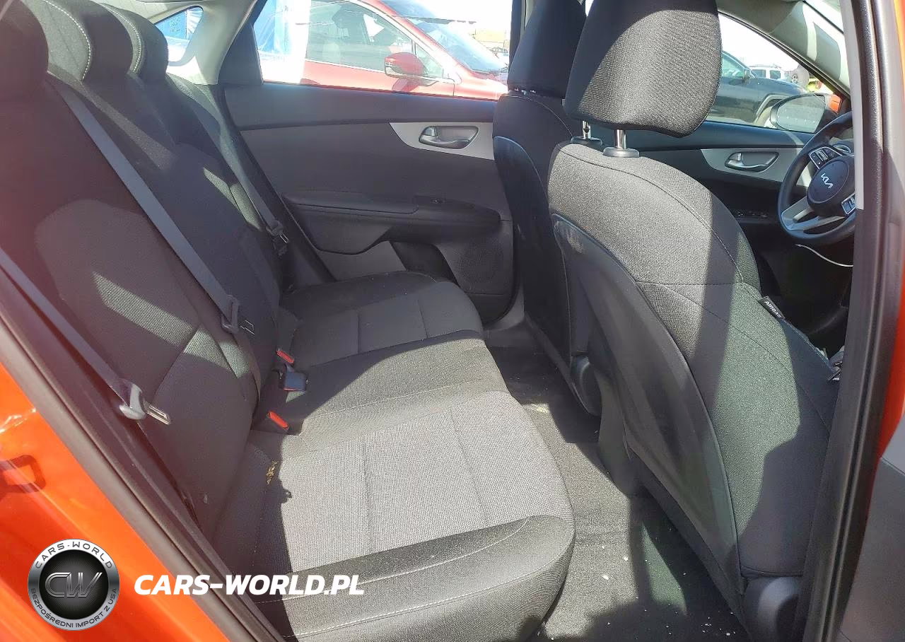 2023 Kia Forte Lxs VIN:3KPF24AD7PE679750 - 10