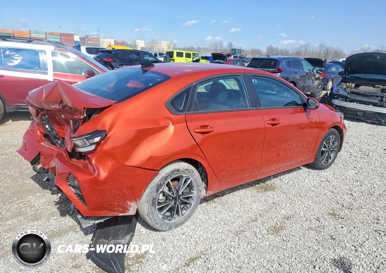2023 Kia Forte Lxs VIN:3KPF24AD7PE679750 - 3