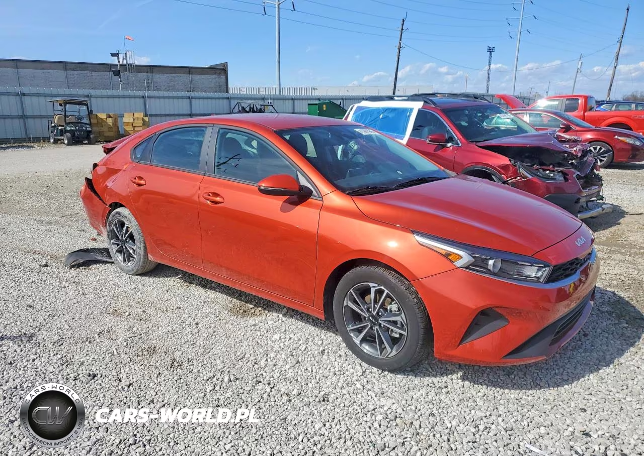 2023 Kia Forte Lxs VIN:3KPF24AD7PE679750 - 4