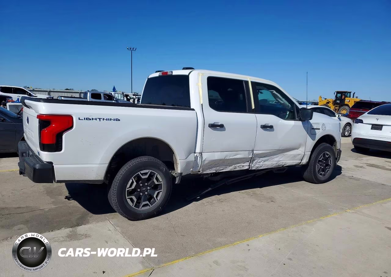 2022 Ford F150 Lightning Pro VIN:1FTVW1EL4NWG12767 - 3