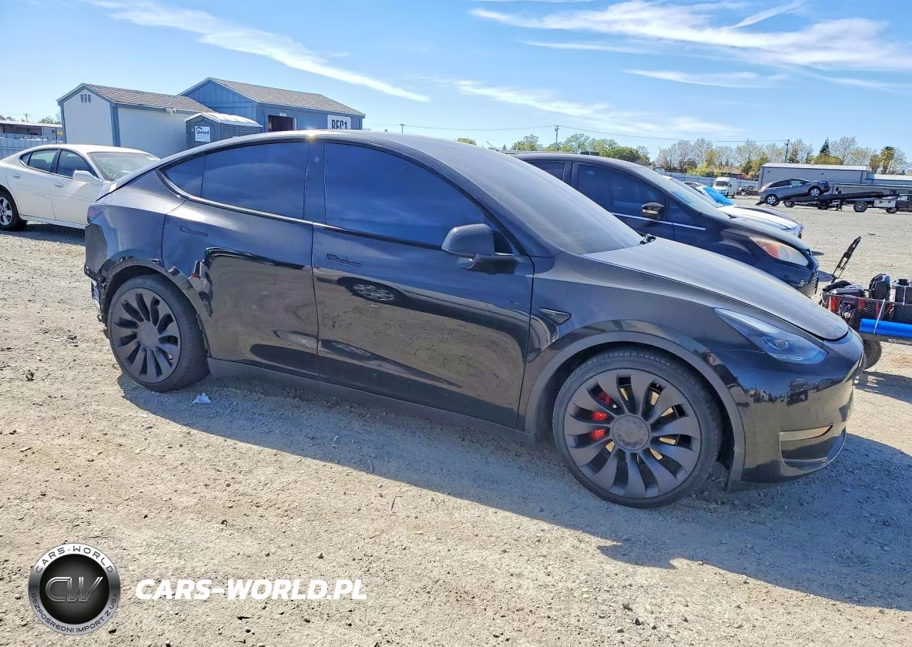 2021 Tesla Model Y VIN:5YJYGDEF5MF151250 - 4