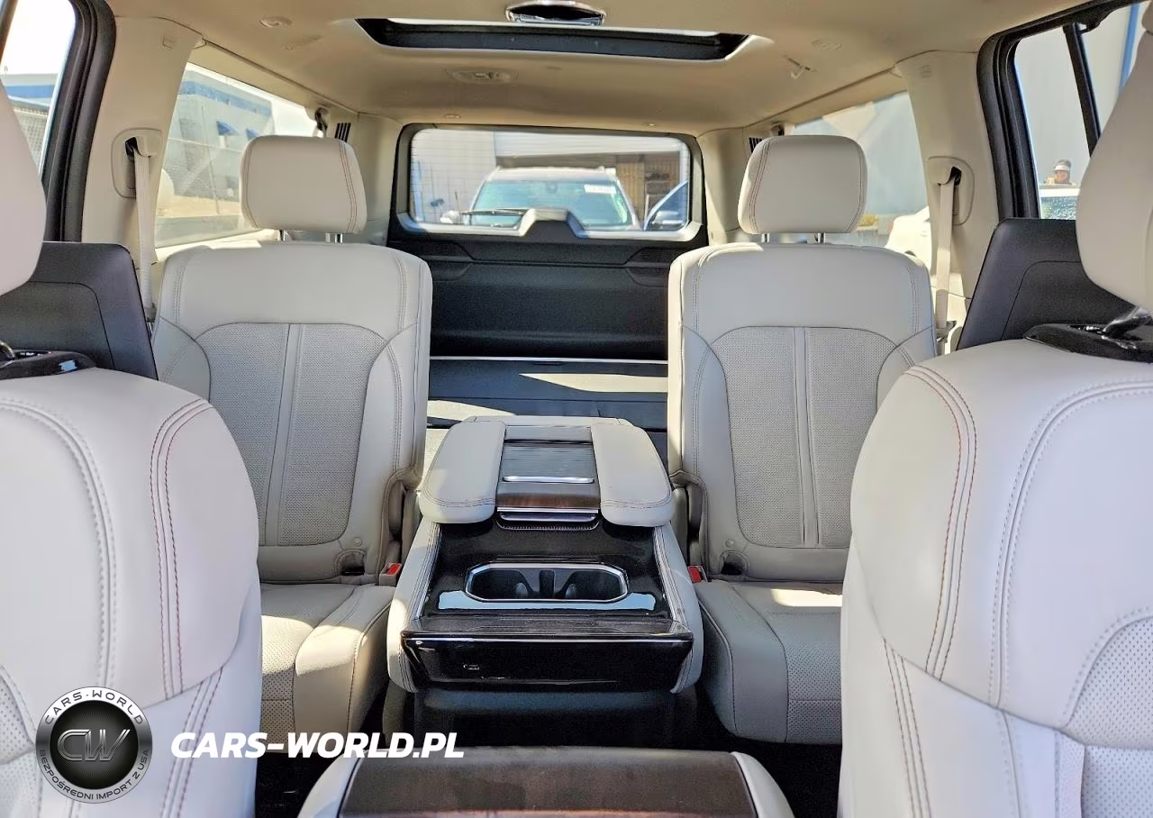 2024 Jeep Grand Wagoneer L Series I VIN:1C4SJSEPXRS109266 - 10