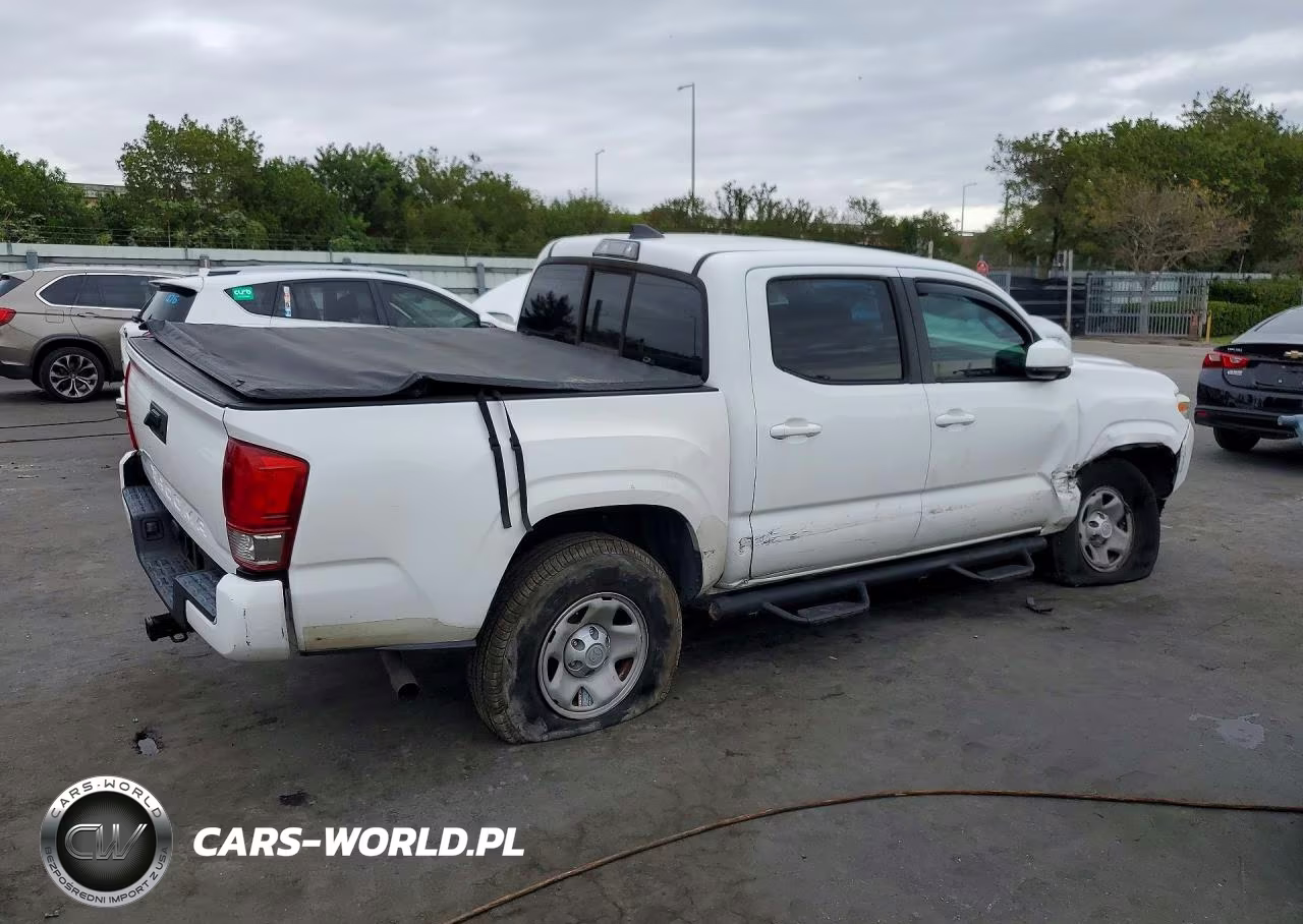 2018 Toyota Tacoma Double Cab VIN:5TFAX5GN6JX131554 - 3