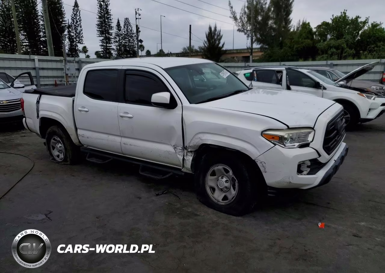 2018 Toyota Tacoma Double Cab VIN:5TFAX5GN6JX131554 - 4