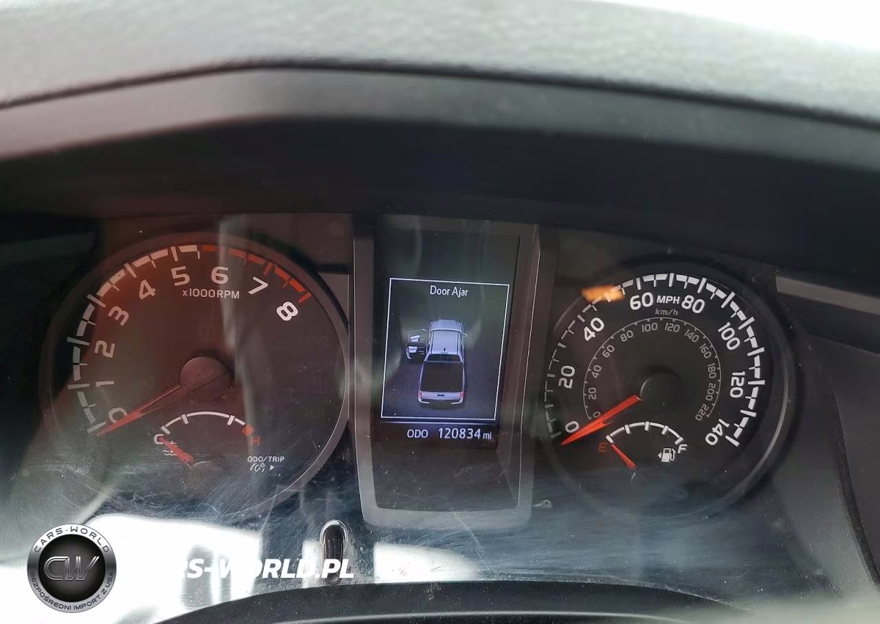 2018 Toyota Tacoma Double Cab VIN:5TFAX5GN6JX131554 - 9