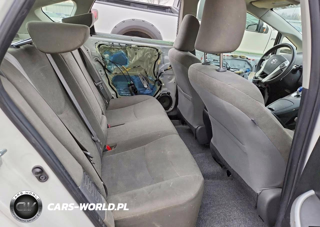 2014 Toyota Prius Three VIN:JTDKN3DU6E0375410 - 10