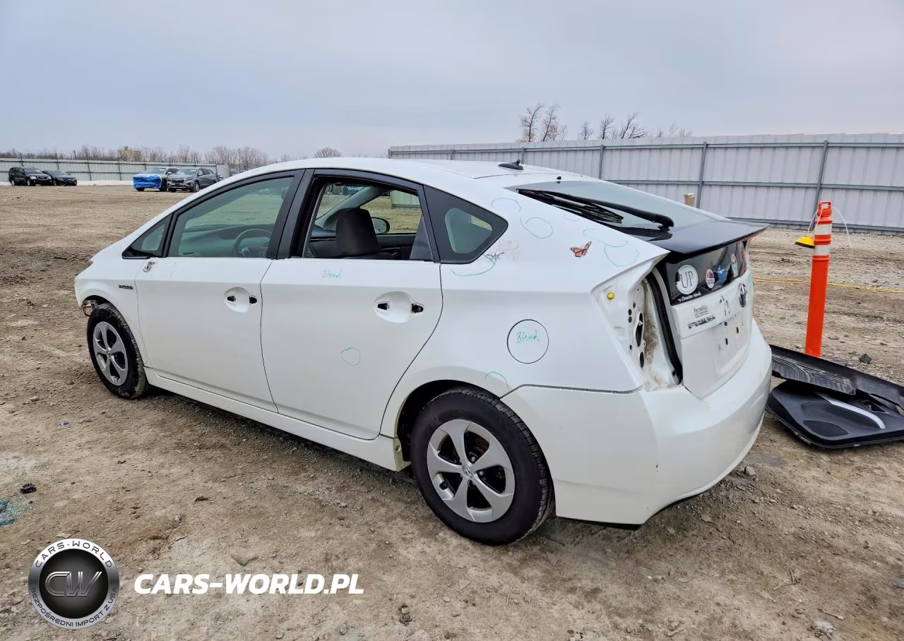 2014 Toyota Prius Three VIN:JTDKN3DU6E0375410 - 2