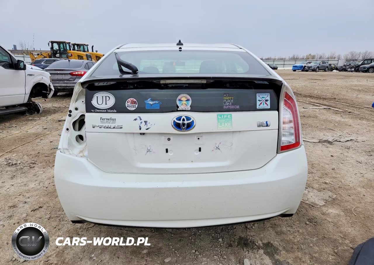 2014 Toyota Prius Three VIN:JTDKN3DU6E0375410 - 6