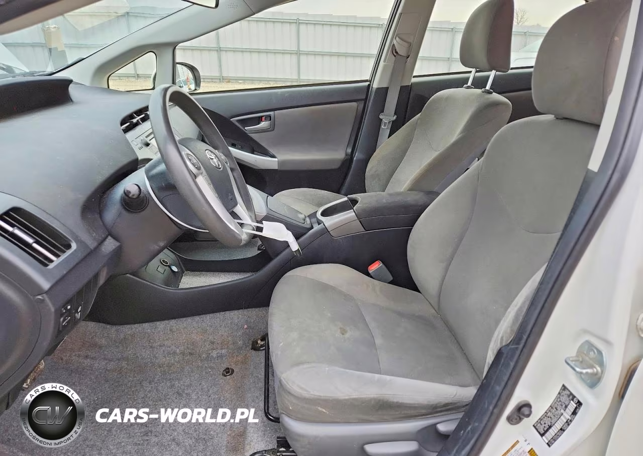 2014 Toyota Prius Three VIN:JTDKN3DU6E0375410 - 7