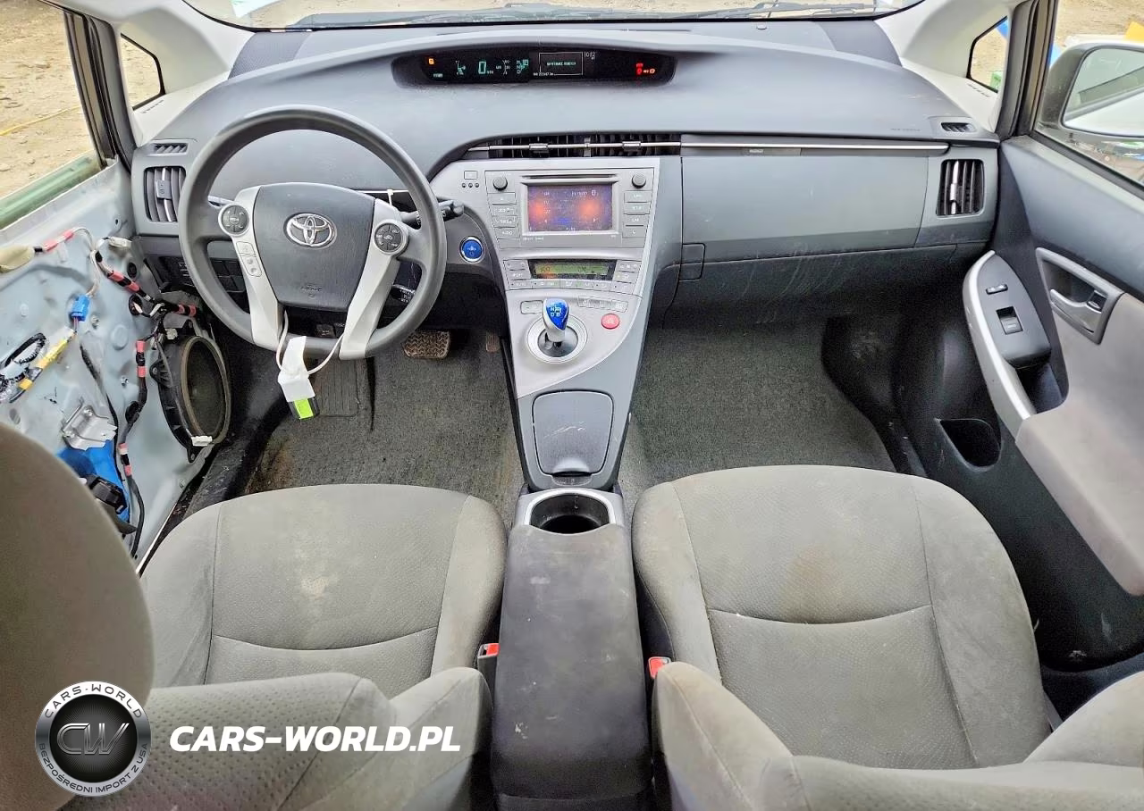 2014 Toyota Prius Three VIN:JTDKN3DU6E0375410 - 8
