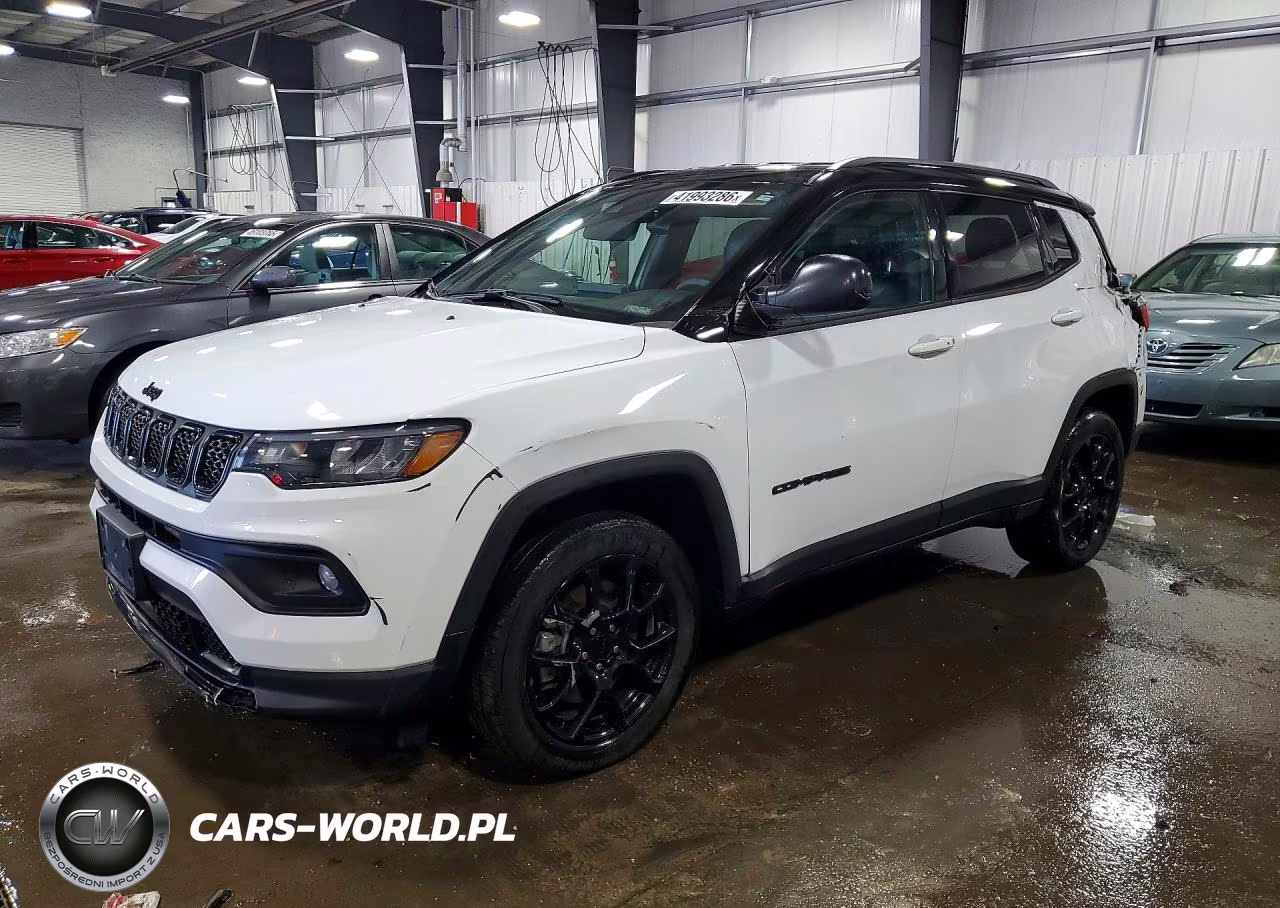 2023 Jeep Compass Latitude – zdjęcie 1 z 13