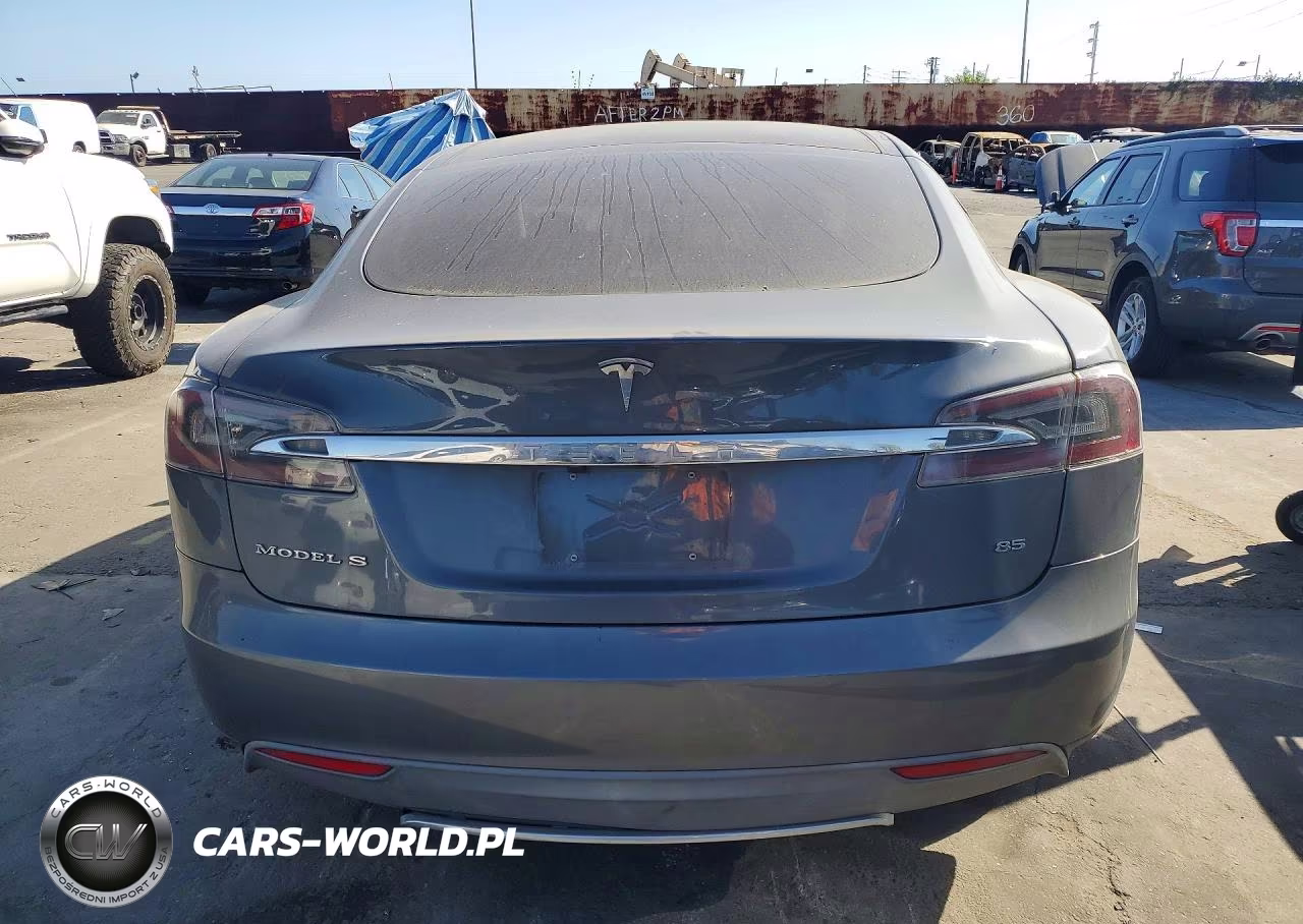 2013 Tesla Model S VIN:5YJSA1CN9DFP15689 - 6
