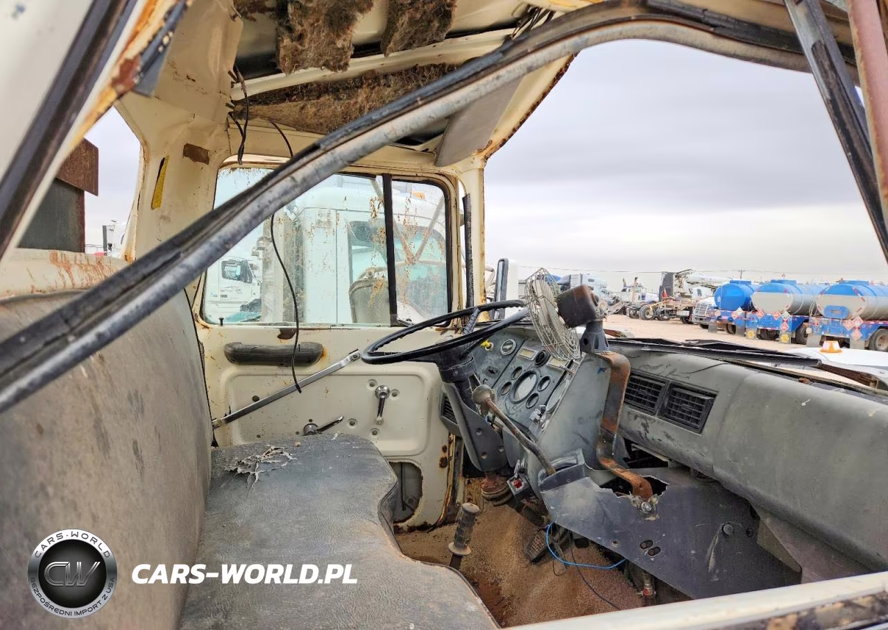 1992 Ford F700 Flatbed Truck VIN:1FDYR80U5HVA09278 - 5