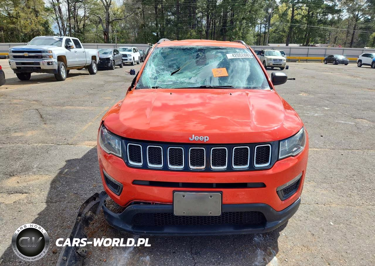 2018 Jeep Compass Sport VIN:3C4NJCABXJT250709 - 5